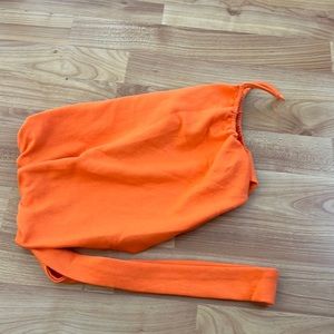 one’s shoulder crop too